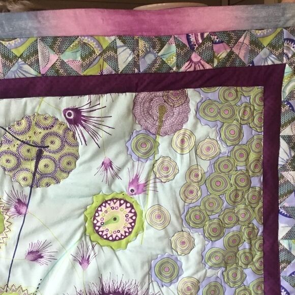 Hand Crafted Fabulous Quilt - Picture 6 of 14